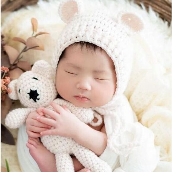 NEW 🐻 Beanie With Bear 🎀 - Picture 1 of 3